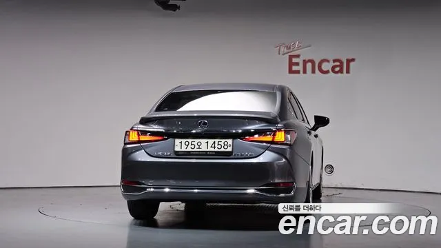 Lexus ES 2020 thumb 4