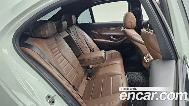 Mercedes-Benz E-Класс 2021 thumb 10
