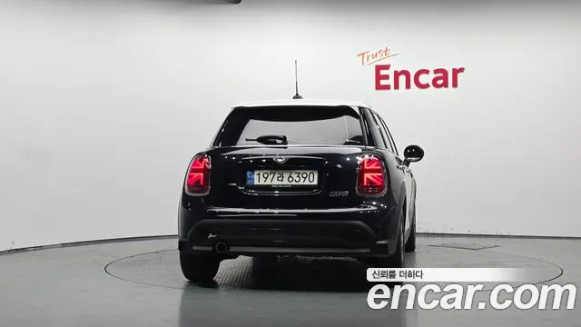Mini Hatch 2023 thumb 3