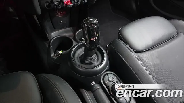 Mini Hatch 2023 thumb 8