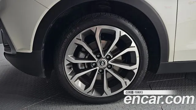 KG_Mobility_Ssangyong TIBOLI 2017 thumb 5