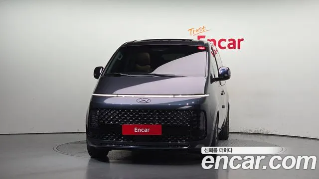 Hyundai Staria 2023 thumb 3