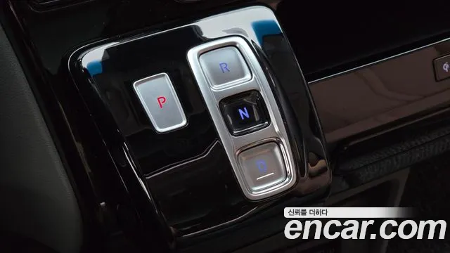 Hyundai Staria 2023 thumb 9
