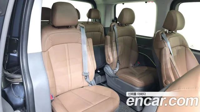 Hyundai Staria 2023 thumb 12