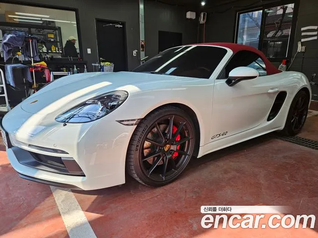 Porsche Cayman 2021 thumb 5