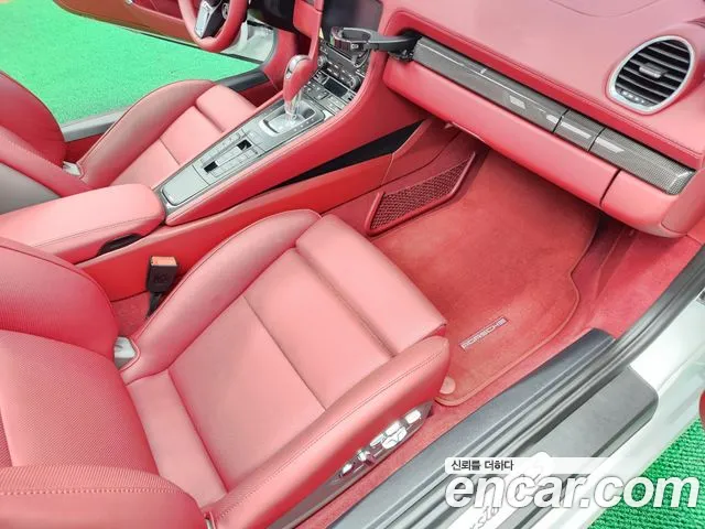 Porsche Cayman 2021 thumb 10