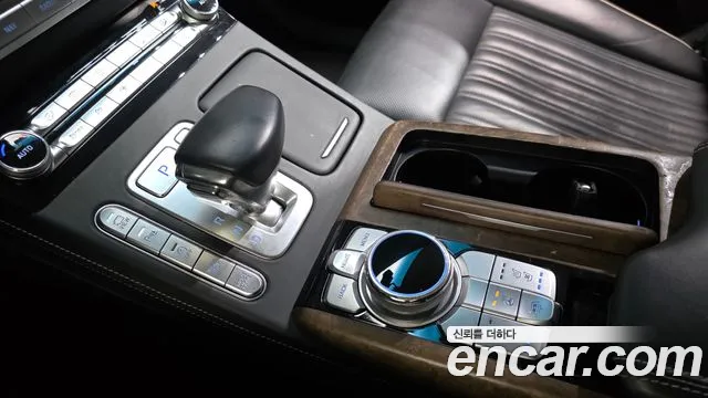 Genesis G90 2019 thumb 9
