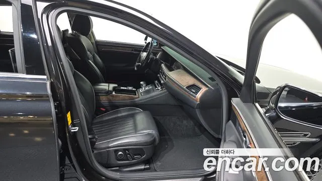 Genesis G90 2019 thumb 11