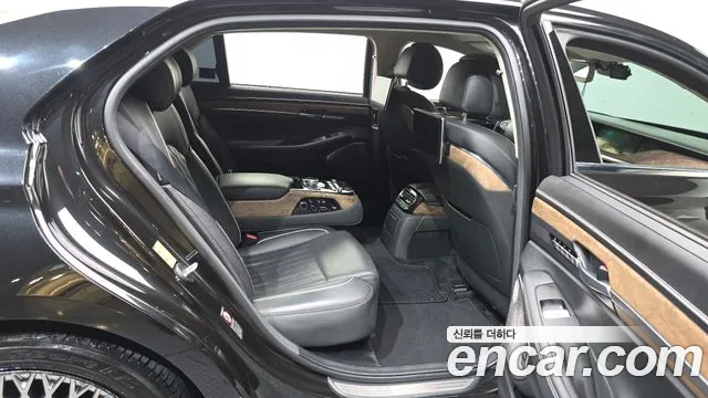 Genesis G90 2019 thumb 12