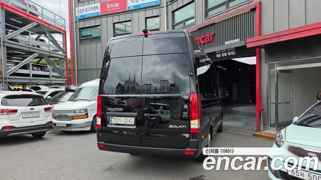 Hyundai Staria 2024 thumb 3