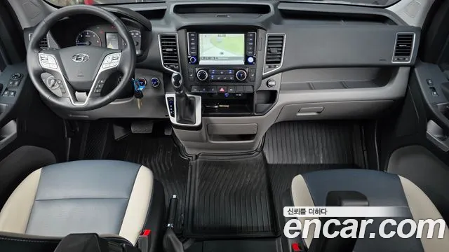 Hyundai Staria 2024 thumb 6