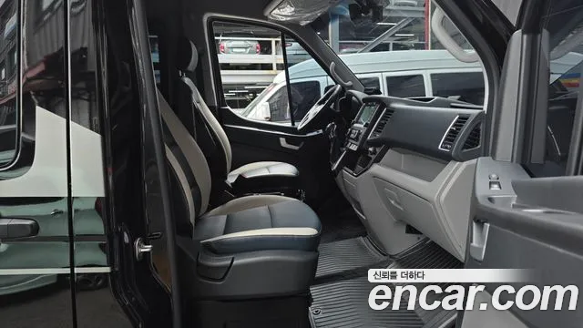 Hyundai Staria 2024 thumb 10