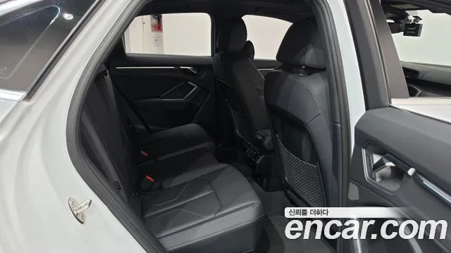 Audi Q3 2022 thumb 11