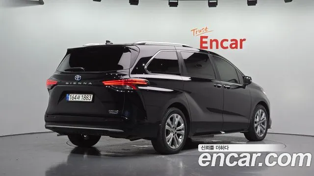 Toyota Sienna 2022 thumb 2