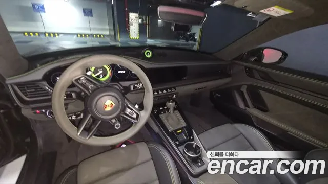 Porsche 911 2022 thumb 8