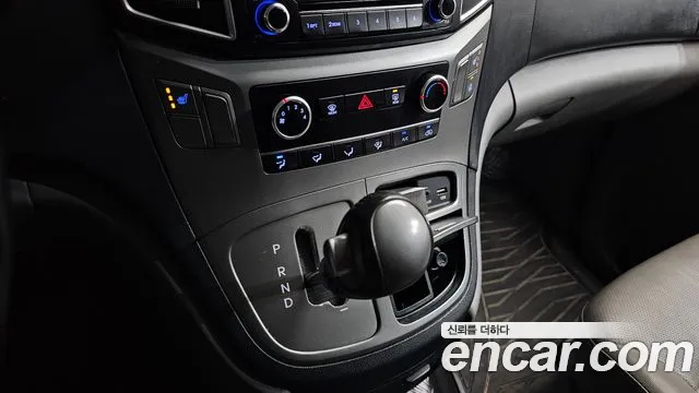 Hyundai Starex 2017 thumb 8