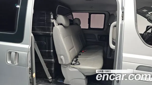 Hyundai Starex 2017 thumb 10