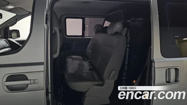 Hyundai Starex 2017 thumb 11
