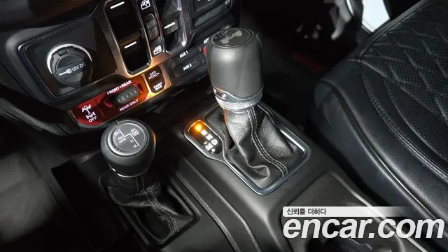Jeep Wrangler 2025 thumb 9
