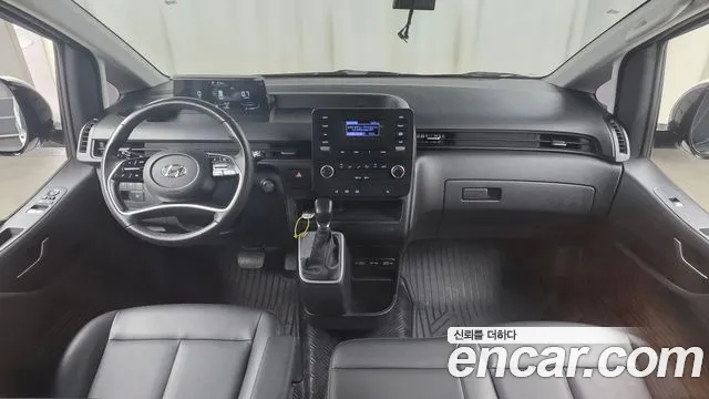 Hyundai Staria 2021 thumb 6