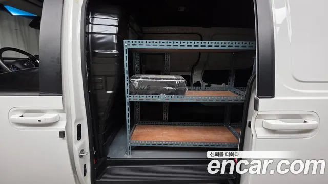 Hyundai Staria 2021 thumb 11