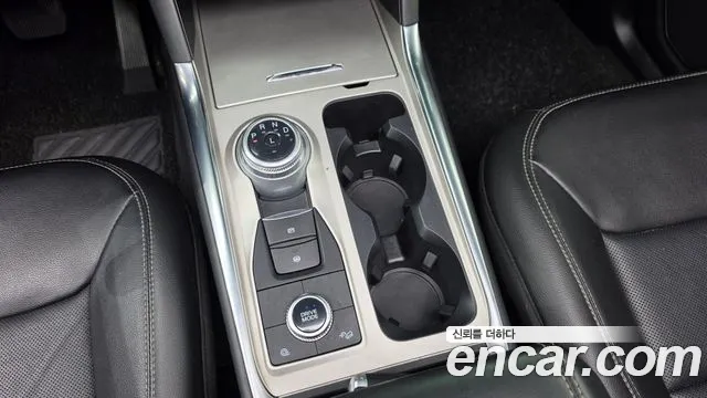 Ford Explorer 2022 thumb 9