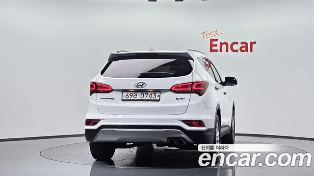 Hyundai Santa Fe 2015 thumb 4