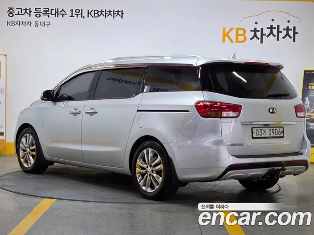 Kia Carnival 2016 thumb 3