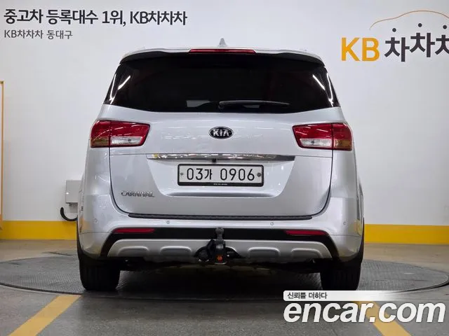 Kia Carnival 2016 thumb 8