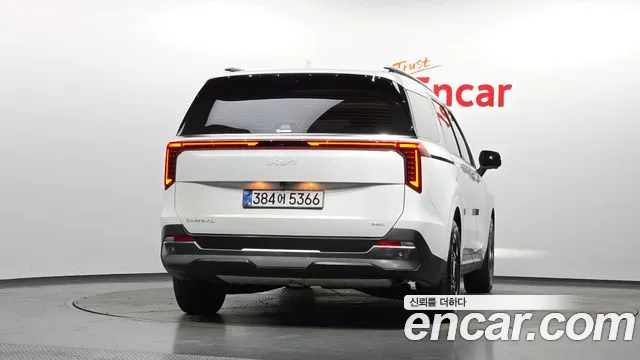 Kia Carnival 2024 thumb 3