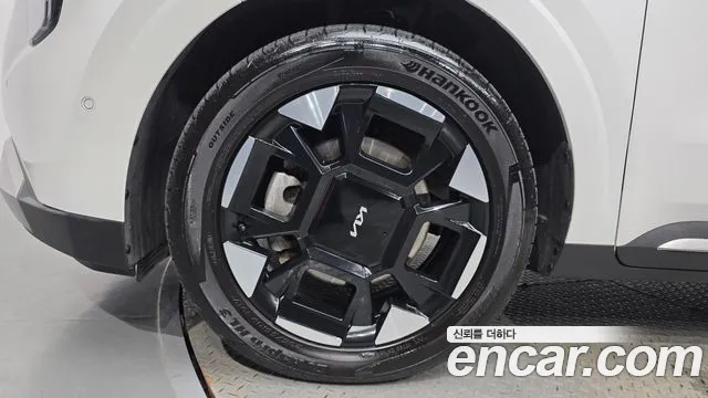 Kia Carnival 2024 thumb 4