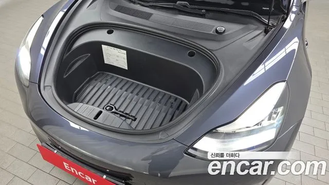 Tesla Model 3 2020 thumb 5