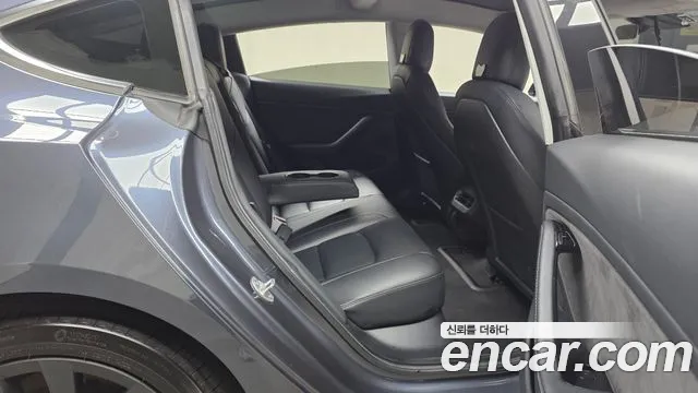 Tesla Model 3 2020 thumb 10