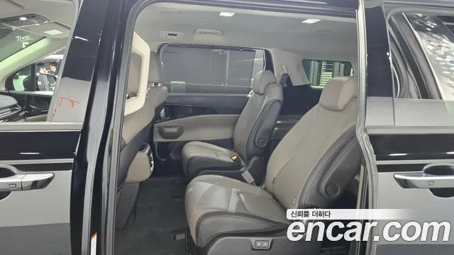 Kia Carnival 2024 thumb 11