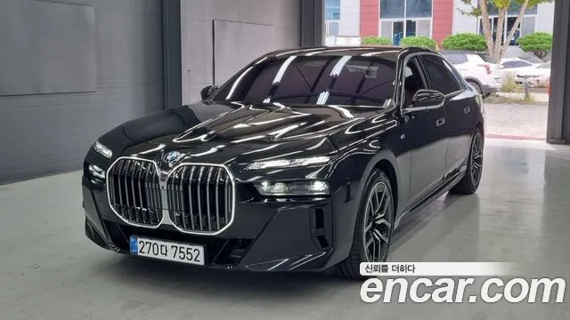 BMW 7 серии 2025 thumb 2