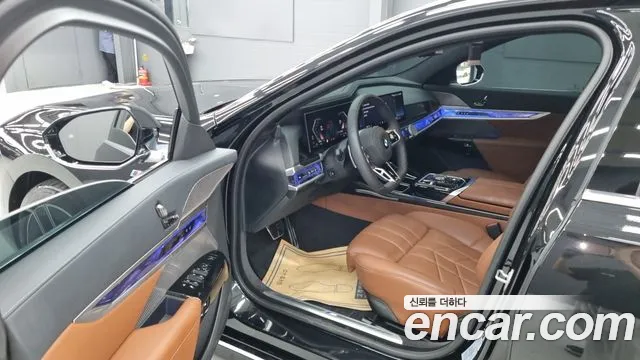 BMW 7 серии 2025 thumb 9
