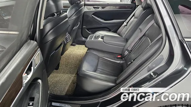 Genesis G80 2017 thumb 11