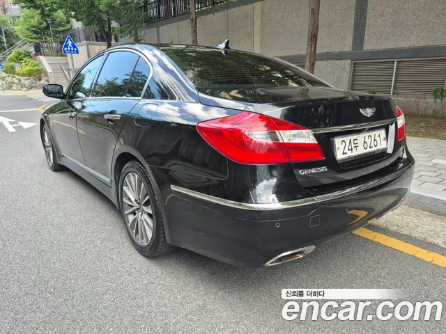 Hyundai Genesis 2012 thumb 6