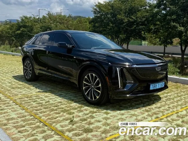 Cadillac Lyriq 2024 thumb 3