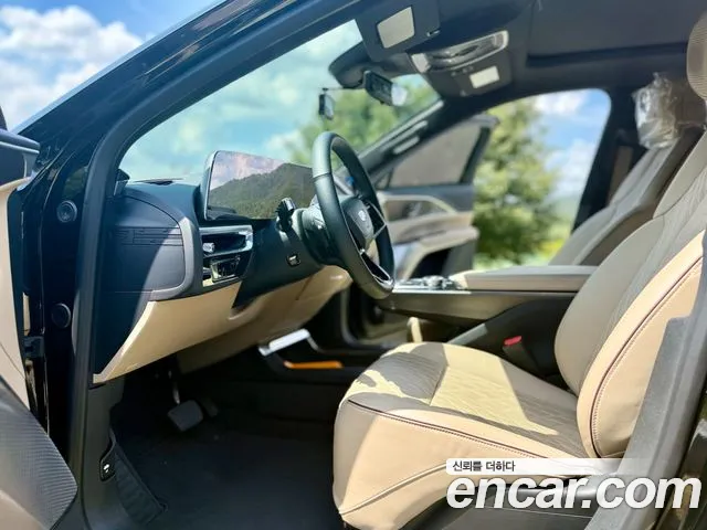 Cadillac Lyriq 2024 thumb 10