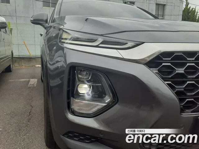 Hyundai Santa Fe 2018 thumb 4