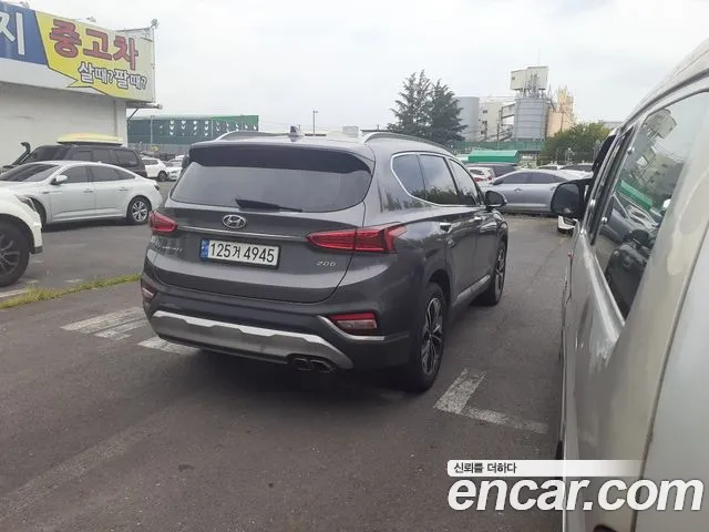 Hyundai Santa Fe 2018 thumb 7