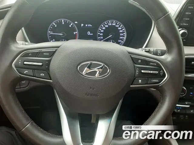 Hyundai Santa Fe 2018 thumb 9
