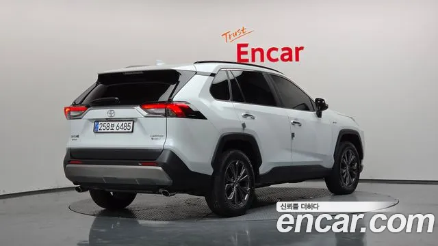 Toyota RAV4 2025 thumb 2