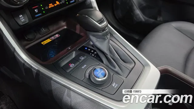 Toyota RAV4 2025 thumb 9