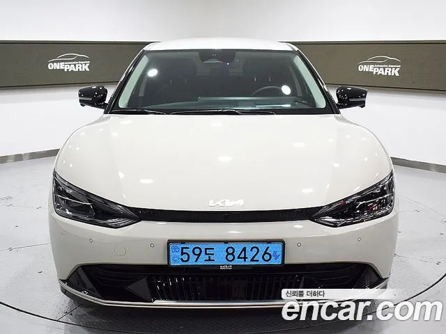 Kia EV6 2022 thumb 3