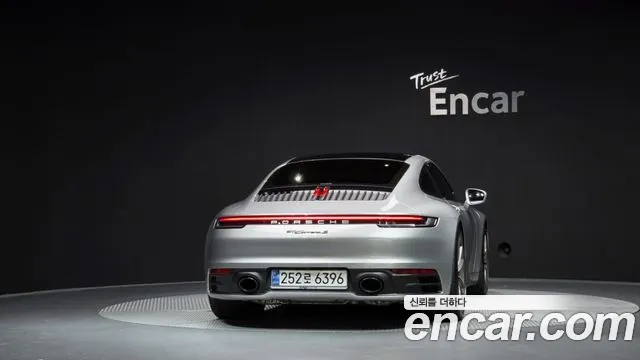 Porsche 911 2024 thumb 4
