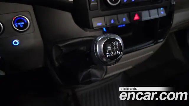 Hyundai Staria 2015 thumb 9