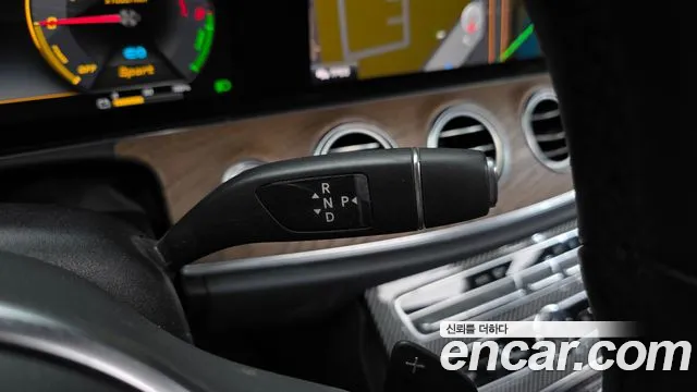 Mercedes-Benz E-Класс 2019 thumb 9