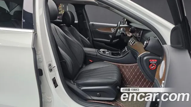 Mercedes-Benz E-Класс 2019 thumb 11